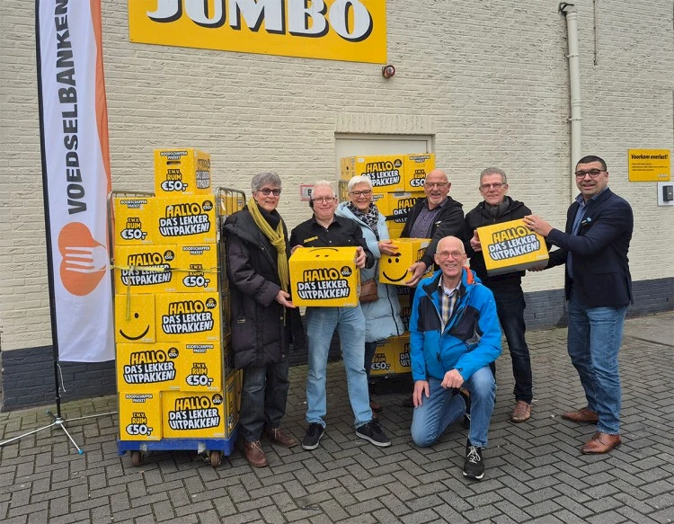 Doneeractie Jumbo levert 80 voedselpakketten op voor de Voedselbank (boodschappenpakketten-jumbo-m.jpg)